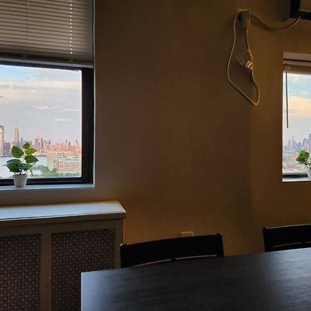 Elegant 2 Bed Gem! Mins From Nyc Appartement Union City Buitenkant foto