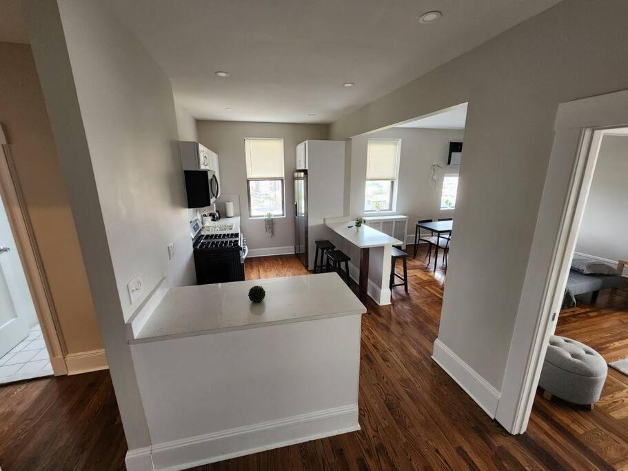 Elegant 2 Bed Gem! Mins From Nyc Appartement Union City Buitenkant foto