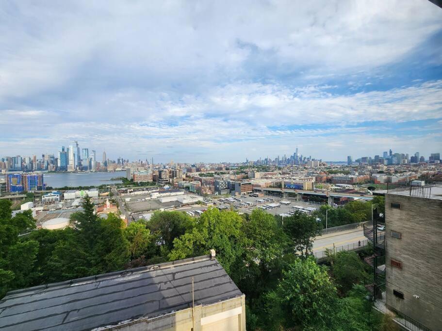 Elegant 2 Bed Gem! Mins From Nyc Appartement Union City Buitenkant foto